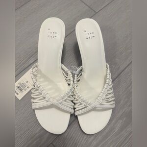 NWT A New Day Women's Clarissa Kitten Heel White Slide Sandals Size 9.5